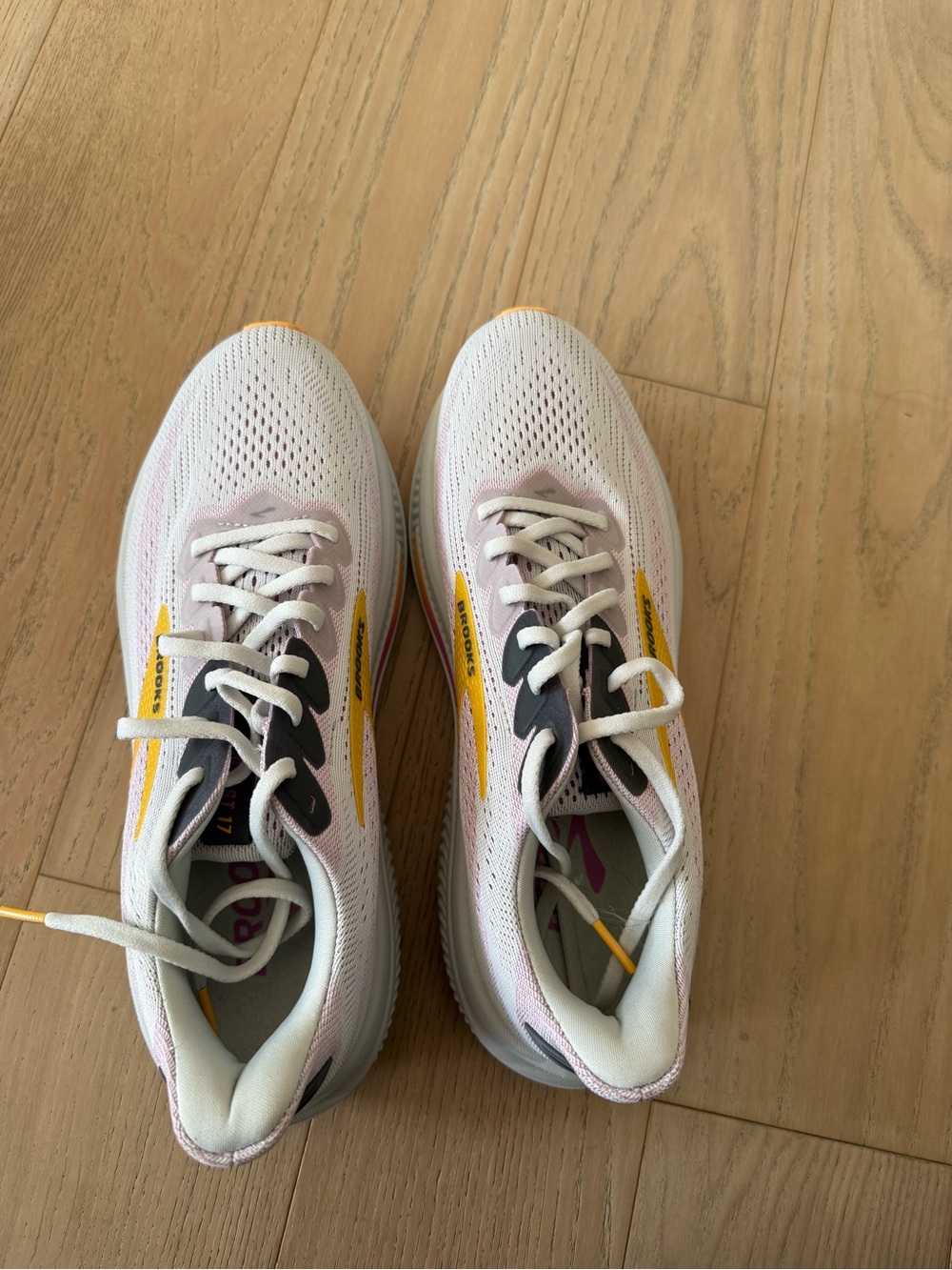 Brooks Women's Ghost 17 - Oyster/Apricot/Pink NWT - Picture 2 of 6